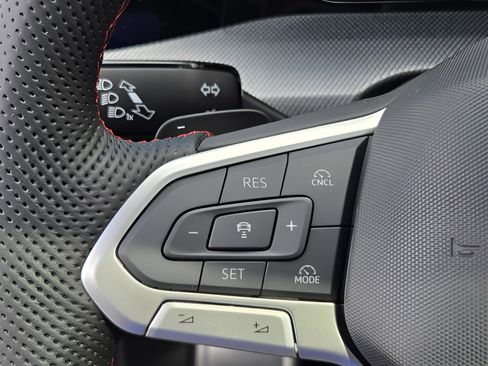 New 2026 Volkswagen Golf SE FWD image 22