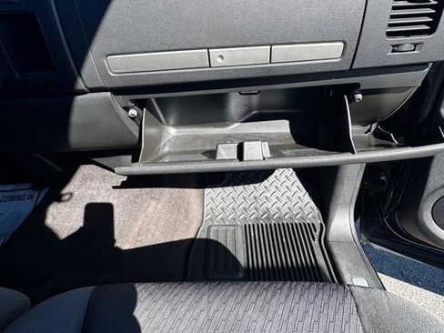 Used 2009 Chevrolet Silverado 1500 LT w/ Regional Value Package image 26