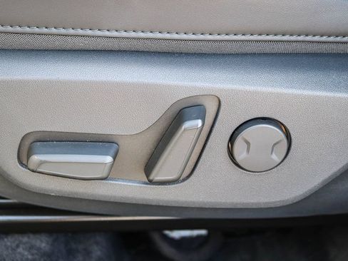 Certified 2025 Kia Niro FWD image 21
