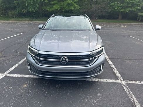 Used 2023 Volkswagen Jetta SEL FWD image 2