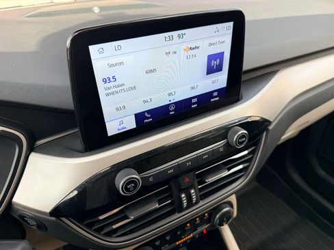 Used 2022 Ford Escape SEL w/ Technology Package image 28