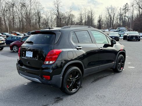 Used 2020 Chevrolet Trax LT w/ Sun & Sound Package image 6