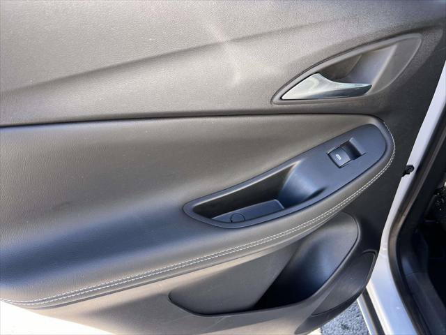 Used 2025 Buick Encore GX Avenir w/ Avenir Convenience Package AWD/4WD image 11