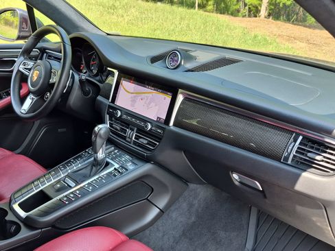 Certified 2021 Porsche Macan Turbo AWD/4WD image 23