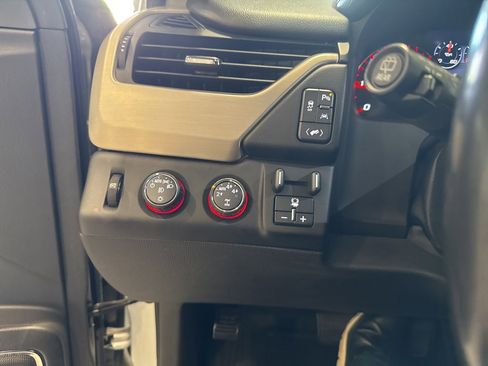 Used 2016 GMC Yukon Denali w/ Open Road Package image 37