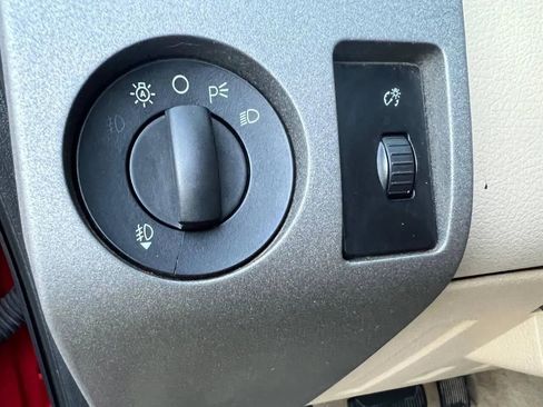 Used 2010 Ford F350 Lariat image 27