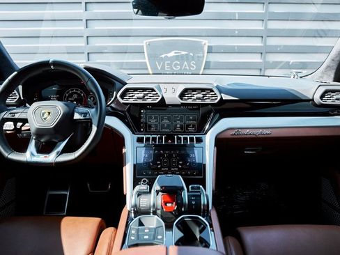 Used 2023 Lamborghini Urus S image 57