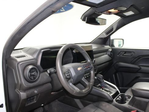 Used 2023 Chevrolet Colorado W/T w/ WT Convenience Package II AWD/4WD image 22