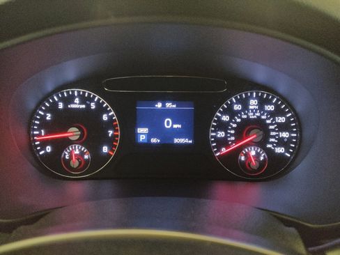 Used 2020 Kia Sorento LX image 23