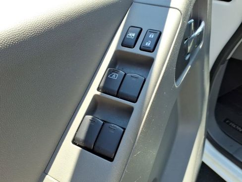 Used 2021 Nissan Frontier SV RWD image 9