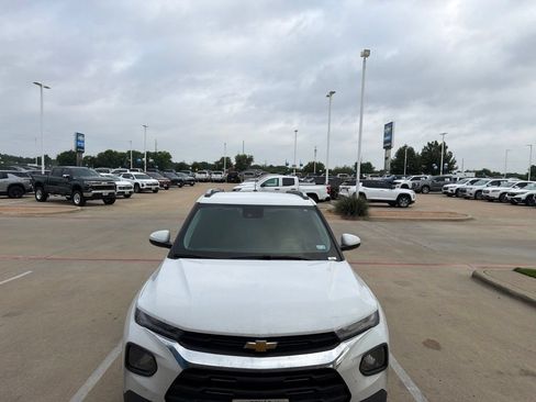 Used 2023 Chevrolet TrailBlazer LT w/ Convenience Package FWD image 6