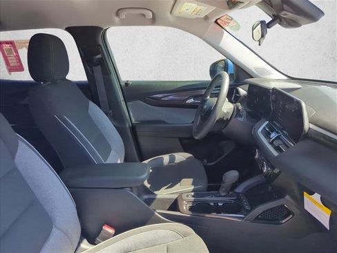 Used 2024 Chevrolet TrailBlazer LT FWD image 24