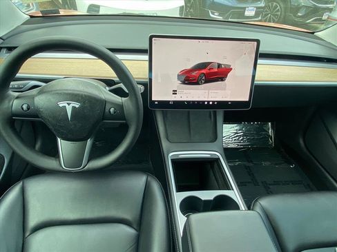 Used 2023 Tesla Model 3 Standard Range image 8
