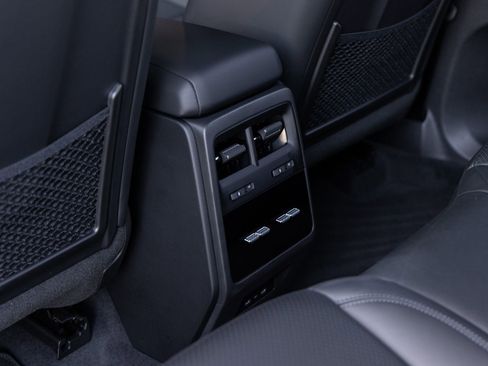 New 2026 Porsche Macan 4 Electric image 26