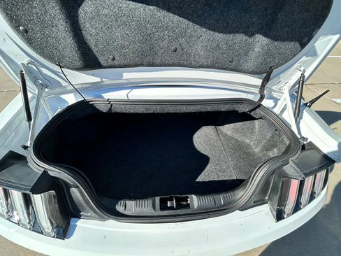 Used 2015 Ford Mustang Convertible RWD image 12