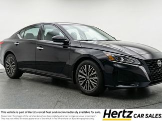 Used 2025 Nissan Altima 2.5 SV video 1