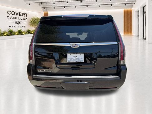 Used 2020 Cadillac Escalade Platinum AWD/4WD image 9