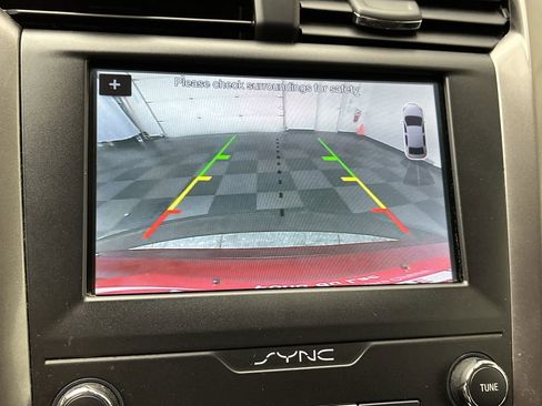 Used 2019 Ford Fusion SE image 6