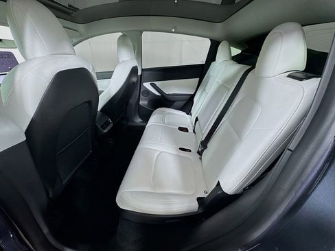 Used 2022 Tesla Model Y Long Range AWD/4WD image 27