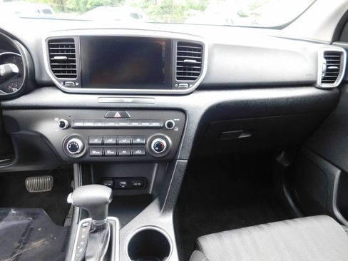 Used 2021 Kia Sportage LX AWD/4WD image 8