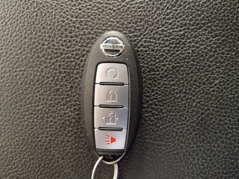 Used 2019 Nissan Titan PRO-4X w/ Pro-4x Convenience Package image 32