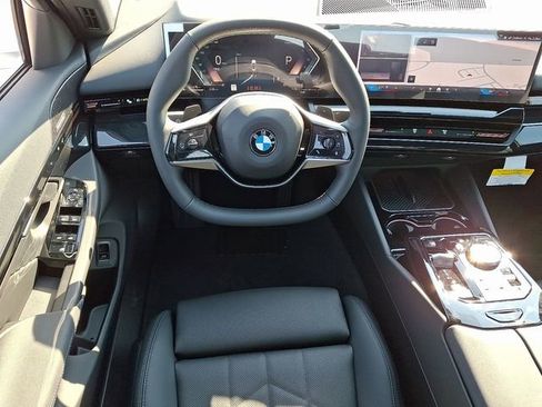 New 2026 BMW 530i xDrive w/ Convenience Package AWD/4WD image 10
