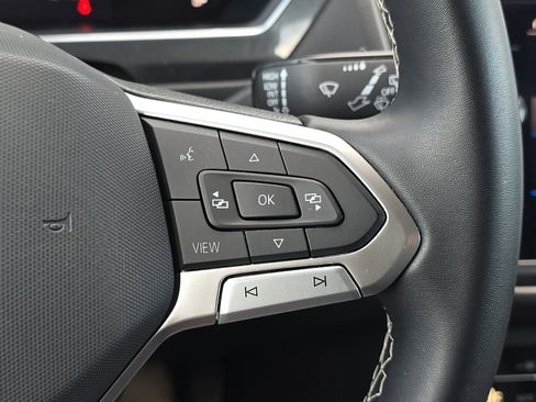 Used 2022 Volkswagen Tiguan SE image 27