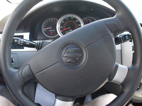 Used 2006 Suzuki Forenza Sedan image 5