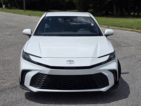 Used 2026 Toyota Camry SE w/ Convenience Package FWD image 2