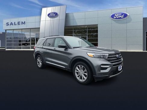 Certified 2023 Ford Explorer XLT w/ Equipment Group 202A AWD/4WD image 1