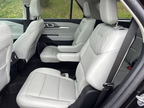 Used 2025 Ford Explorer Platinum w/ LUX Leather Package AWD/4WD image 16