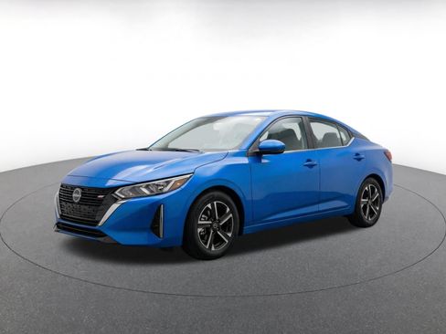 Used 2025 Nissan Sentra SV FWD image 3