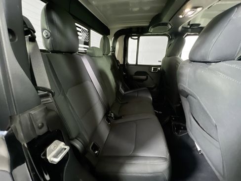 Used 2023 Jeep Gladiator Sport image 24