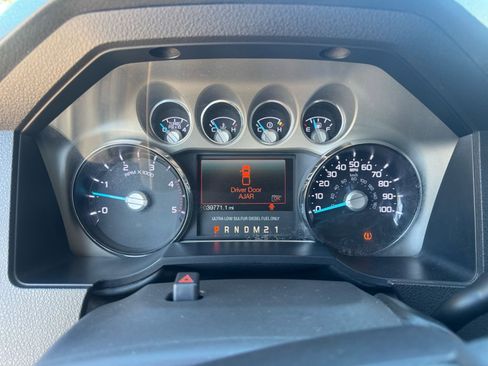 Used 2012 Ford F350 Lariat w/ Chrome Pkg image 21