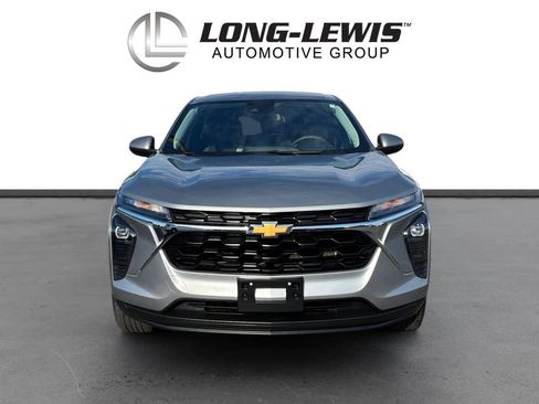 Used 2024 Chevrolet Trax LS w/ LS Convenience Package FWD image 11