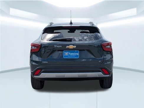 New 2026 Chevrolet Trax LT w/ Sunroof Package FWD image 5