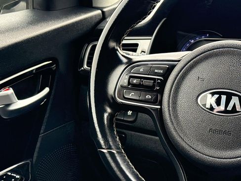 Used 2019 Kia Niro EX image 17