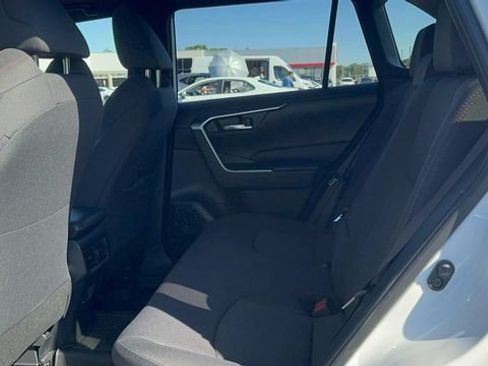 Used 2022 Toyota RAV4 SE w/ Weather & Moonroof Package AWD/4WD image 10