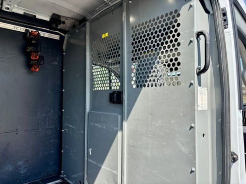 Used 2018 Ford Transit 250 130 Medium Roof image 22