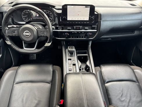 Used 2024 Nissan Pathfinder SL image 12