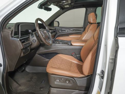 Used 2022 Cadillac Escalade ESV Premium Luxury w/ LPO, Radiant Package image 15