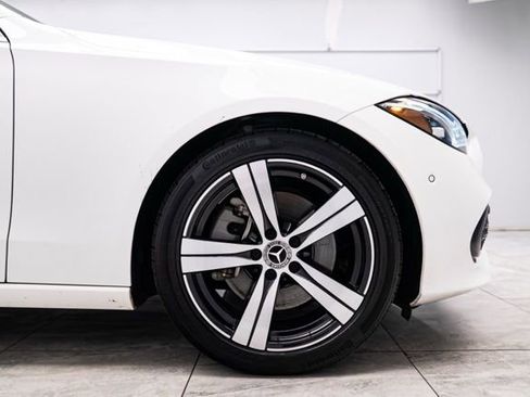 Used 2025 Mercedes-Benz C 300 4MATIC Sedan image 32