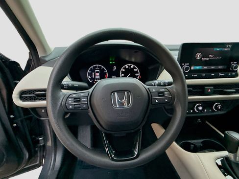 Certified 2023 Honda HR-V LX image 10