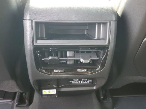 New 2025 Jeep Grand Cherokee Altitude image 13