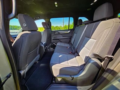 New 2025 GMC Acadia Elevation image 33