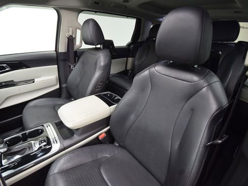 Used 2022 Kia Carnival SX Prestige FWD image 23