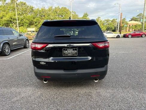 Used 2021 Chevrolet Traverse LS w/ LPO, Blackout Package FWD image 6
