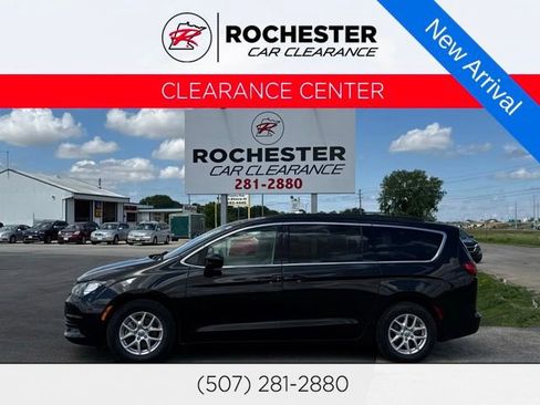 Used 2020 Chrysler Voyager Lxi FWD image 1