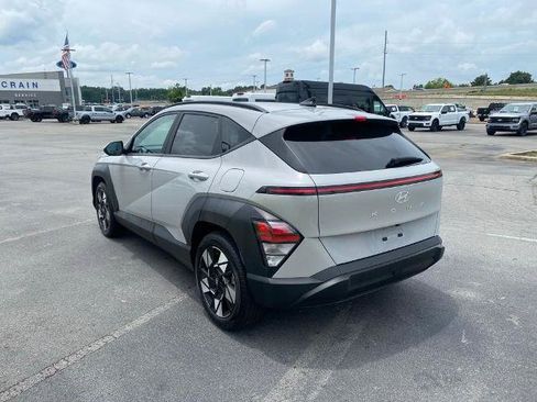 Used 2025 Hyundai Kona SEL FWD image 5