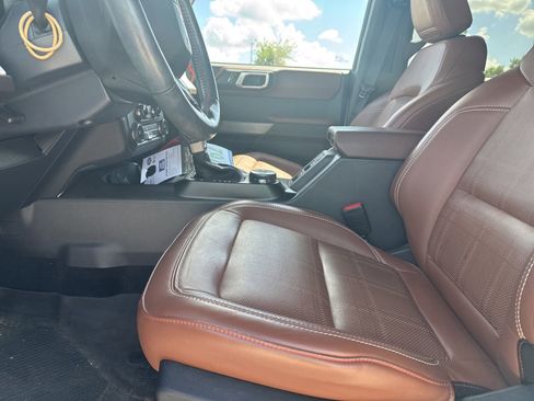 Used 2023 Ford Bronco Heritage Edition AWD/4WD image 10